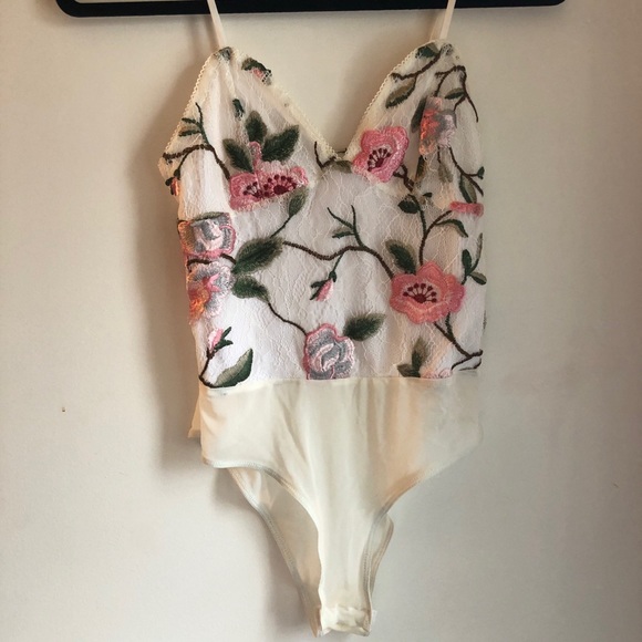 Elegant floral bodysuit - Picture 1 of 3